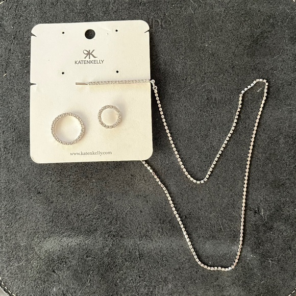 Unique Silver Rhinestone Circle Chain Earring and Hair Barrette Set - Picture 4 of 5